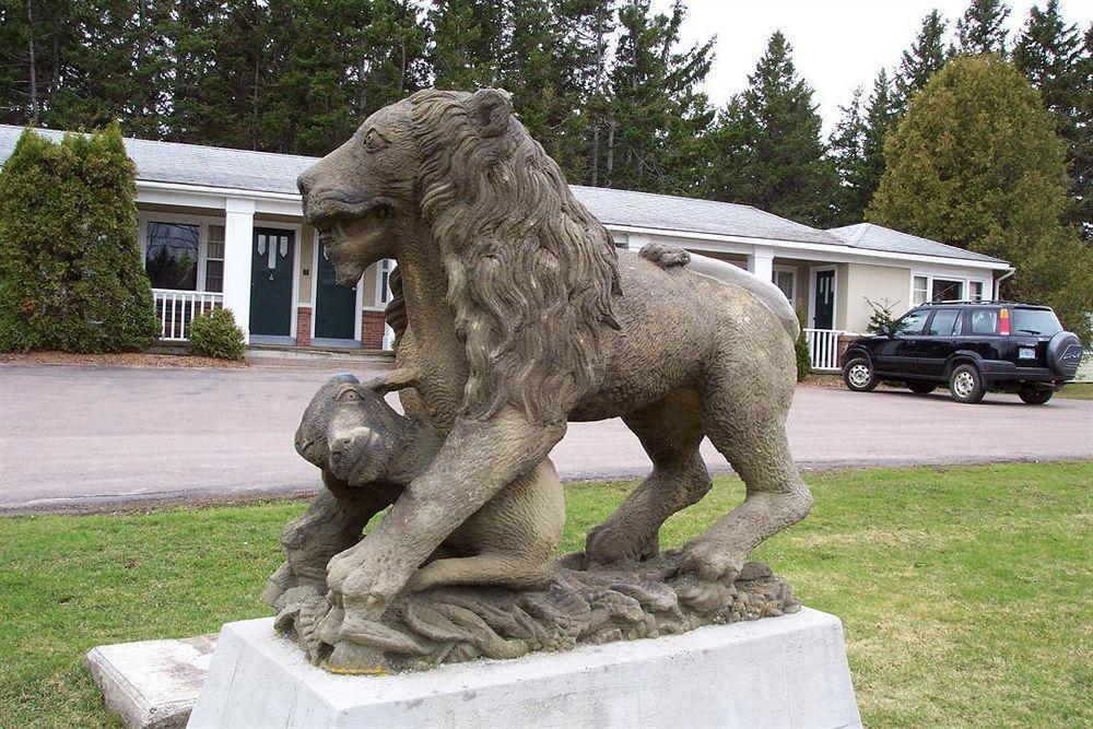 Lionstone Inn Motel & Cottages Пикту Екстериор снимка