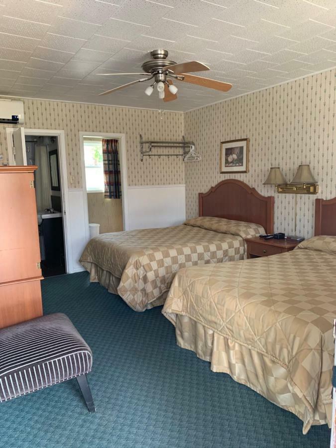 Lionstone Inn Motel & Cottages Пикту Екстериор снимка